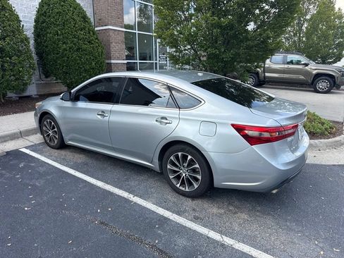 Used 2016 Toyota Avalon XLE Premium FWD image 2