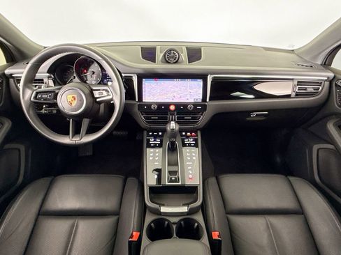 Used 2024 Porsche Macan AWD/4WD image 9