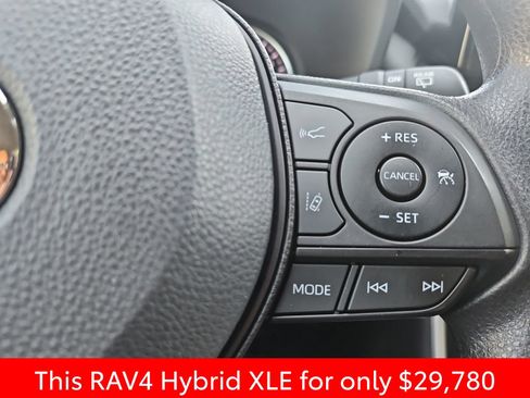 Used 2022 Toyota RAV4 XLE AWD/4WD image 29