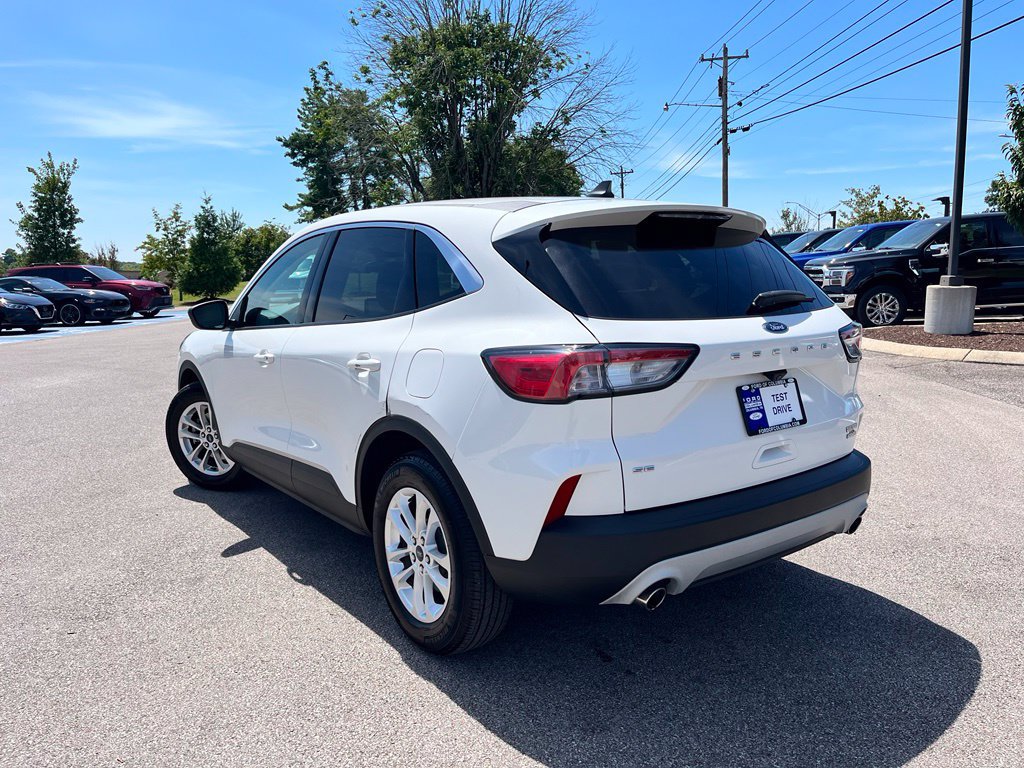 Used 2022 Ford Escape SE w/ Convenience Package FWD image 4