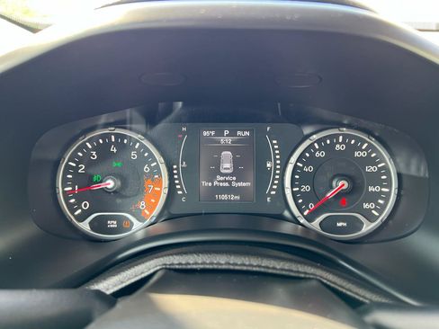 Used 2015 Jeep Renegade Latitude w/ Cold Weather Group II AWD/4WD image 18