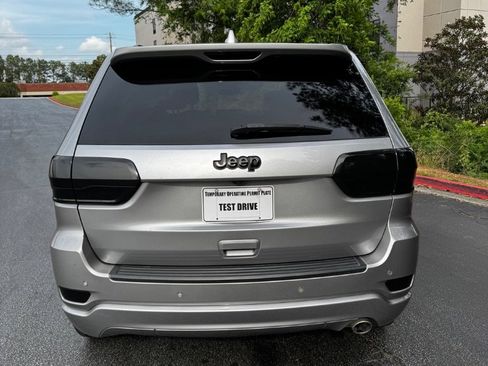 Used 2019 Jeep Grand Cherokee Altitude RWD image 2