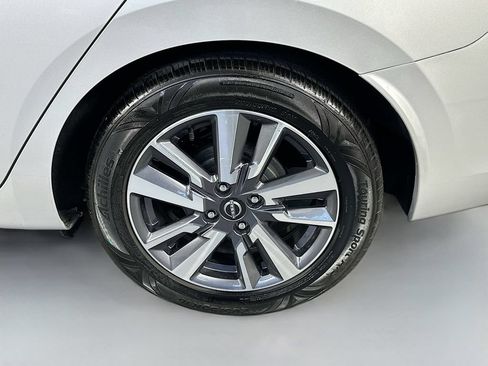 Used 2023 Nissan Versa SV FWD image 33