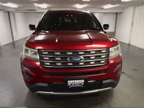 Used 2016 Ford Explorer XLT w/ Equipment Group 202A FWD image 3