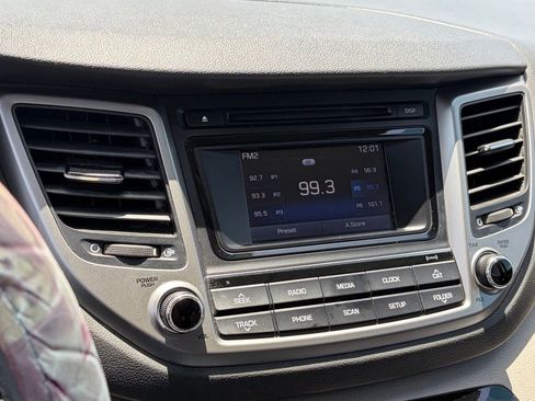 Used 2017 Hyundai Tucson Sport FWD image 10
