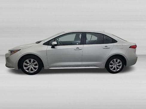 Used 2025 Toyota Corolla LE FWD image 7