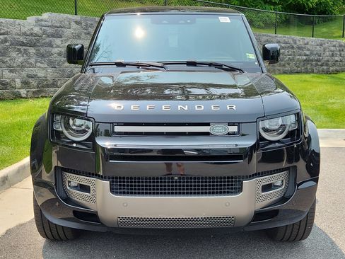 New 2025 Land Rover Defender 110 X-Dynamic SE image 8