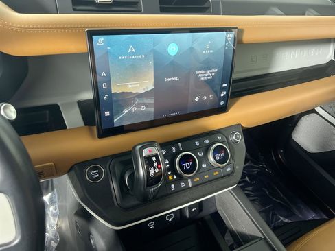 Used 2023 Land Rover Defender 130 SE image 24