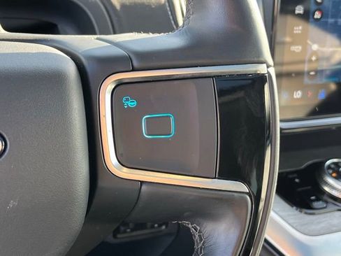 Used 2025 Ford Expedition Platinum AWD/4WD image 14