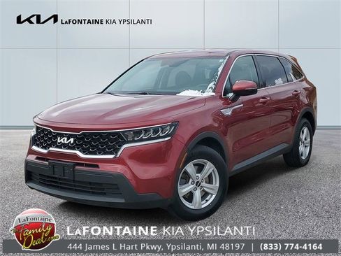 Used 2022 Kia Sorento LX image 1