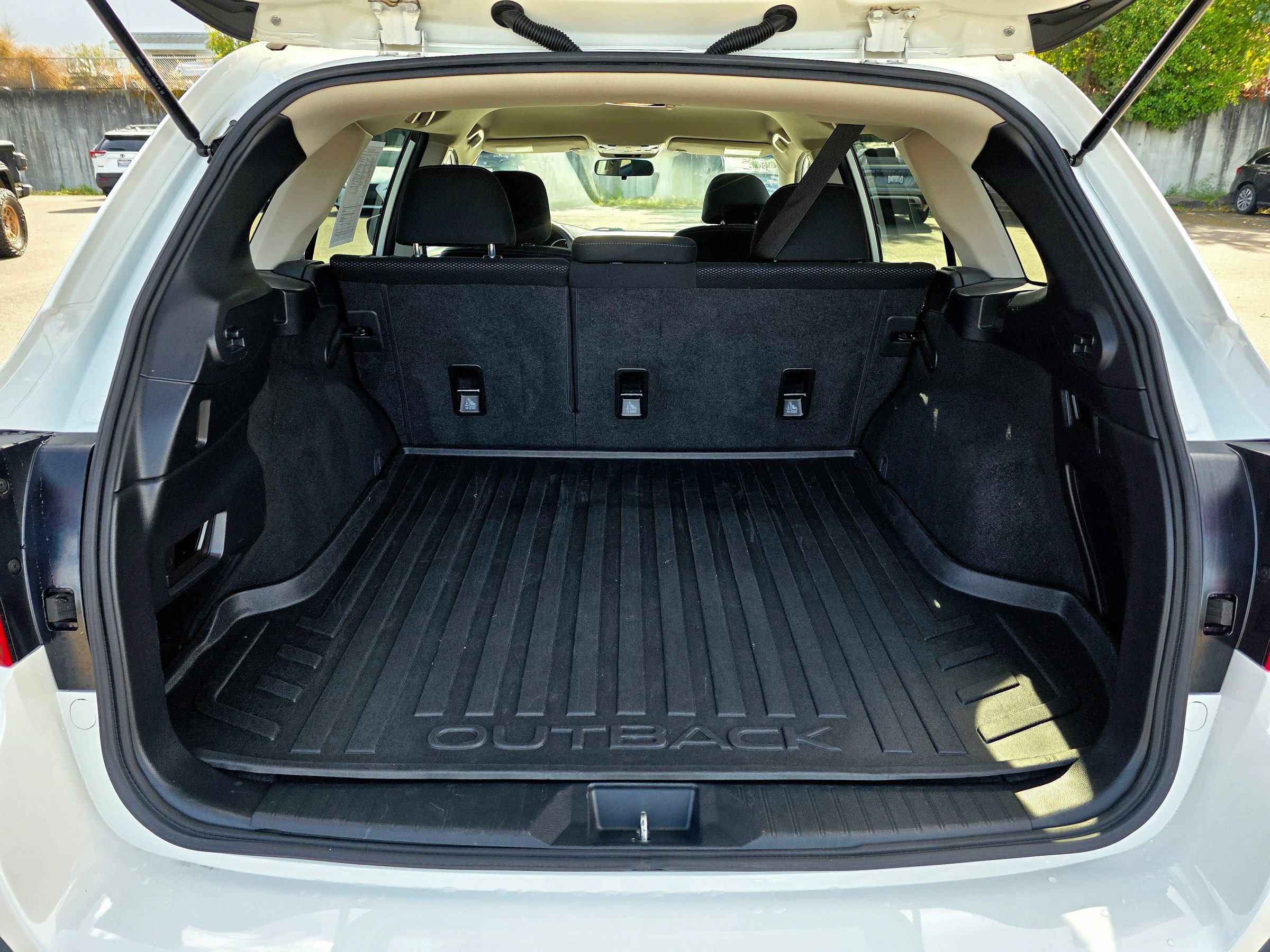Used 2018 Subaru Outback 2.5i Premium AWD/4WD image 62