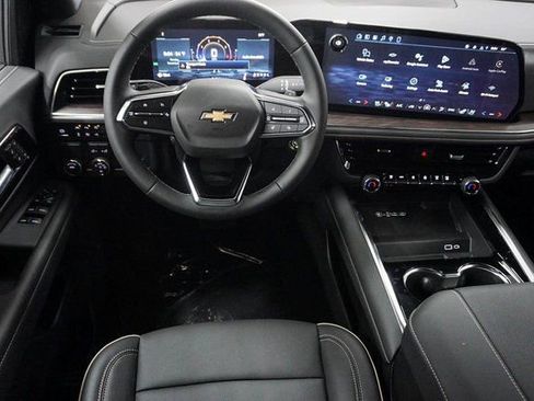 New 2026 Chevrolet Suburban Premier RWD image 16