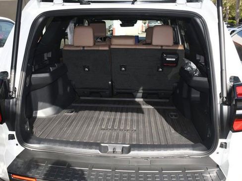 Used 2025 Toyota 4Runner Limited AWD/4WD image 13