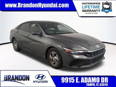 Used 2025 Hyundai Elantra SE