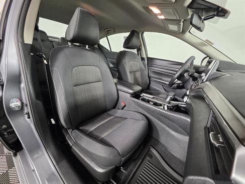 Used 2024 Nissan Altima 2.5 SV FWD image 14