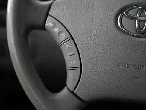 Used 2010 Toyota Sienna XLE Limited image 12