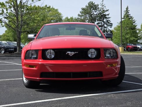 Used 2005 Ford Mustang GT RWD image 13