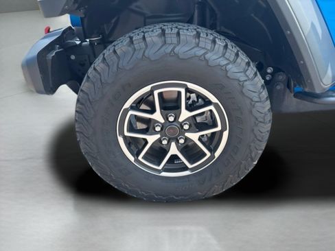 Used 2026 Jeep Wrangler Unlimited Rubicon w/ Technology Group AWD/4WD image 39