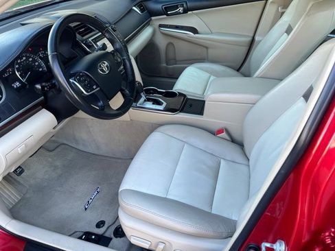 Used 2012 Toyota Camry XLE image 5