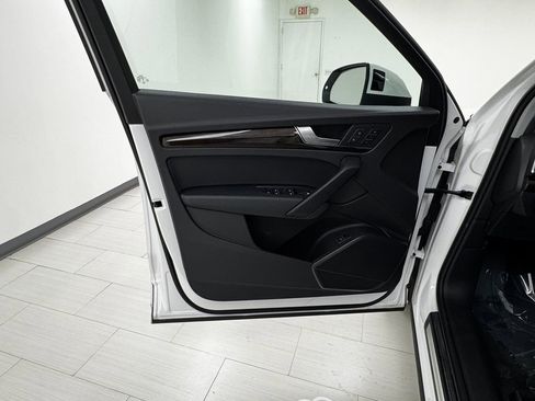 Used 2018 Audi Q5 2.0T Premium Plus w/ Premium Plus Package image 9