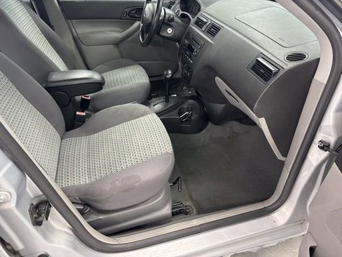 Used 2006 Ford Focus ZX4 Sedan image 19