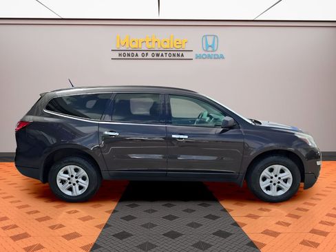Used 2017 Chevrolet Traverse LS FWD image 6