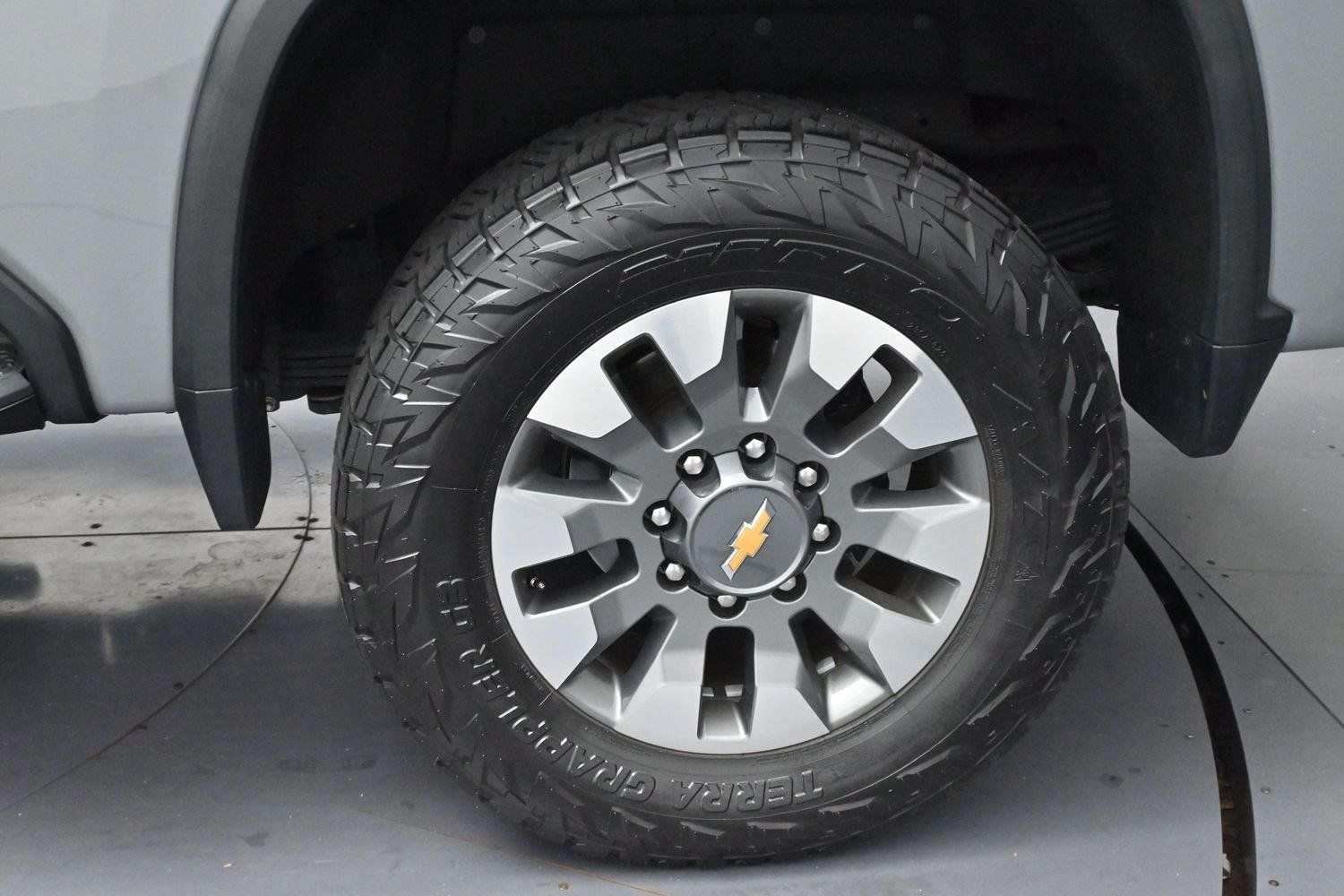 Used 2024 Chevrolet Silverado 2500 Custom w/ Custom Convenience Package AWD/4WD image 33