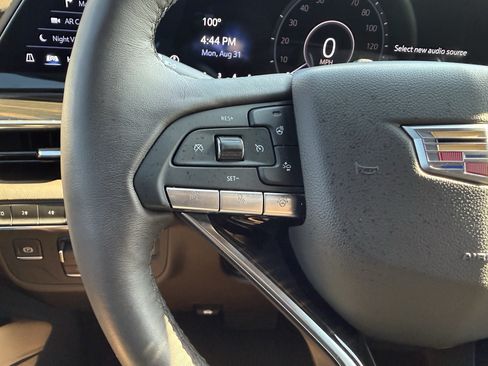 Used 2024 Cadillac Escalade Premium Luxury w/ Performance Package AWD/4WD image 17
