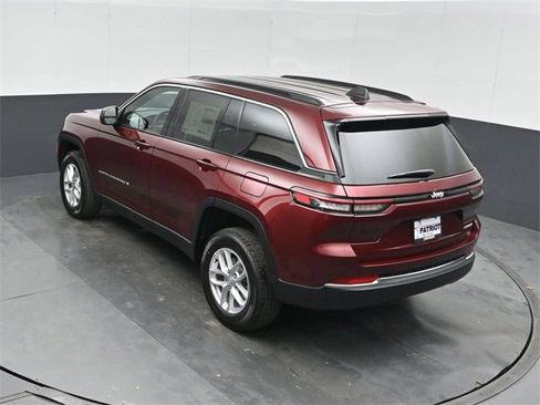 New 2025 Jeep Grand Cherokee Laredo image 33