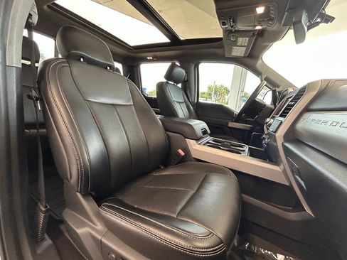 Used 2021 Ford F250 Lariat w/ Lariat Ultimate Package AWD/4WD image 29
