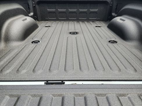 New 2026 RAM 2500 Laramie AWD/4WD image 26