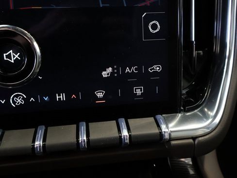 New 2026 GMC Yukon Elevation image 32