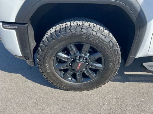 Used 2024 GMC Sierra 2500 AT4 w/ Technology Package image 13