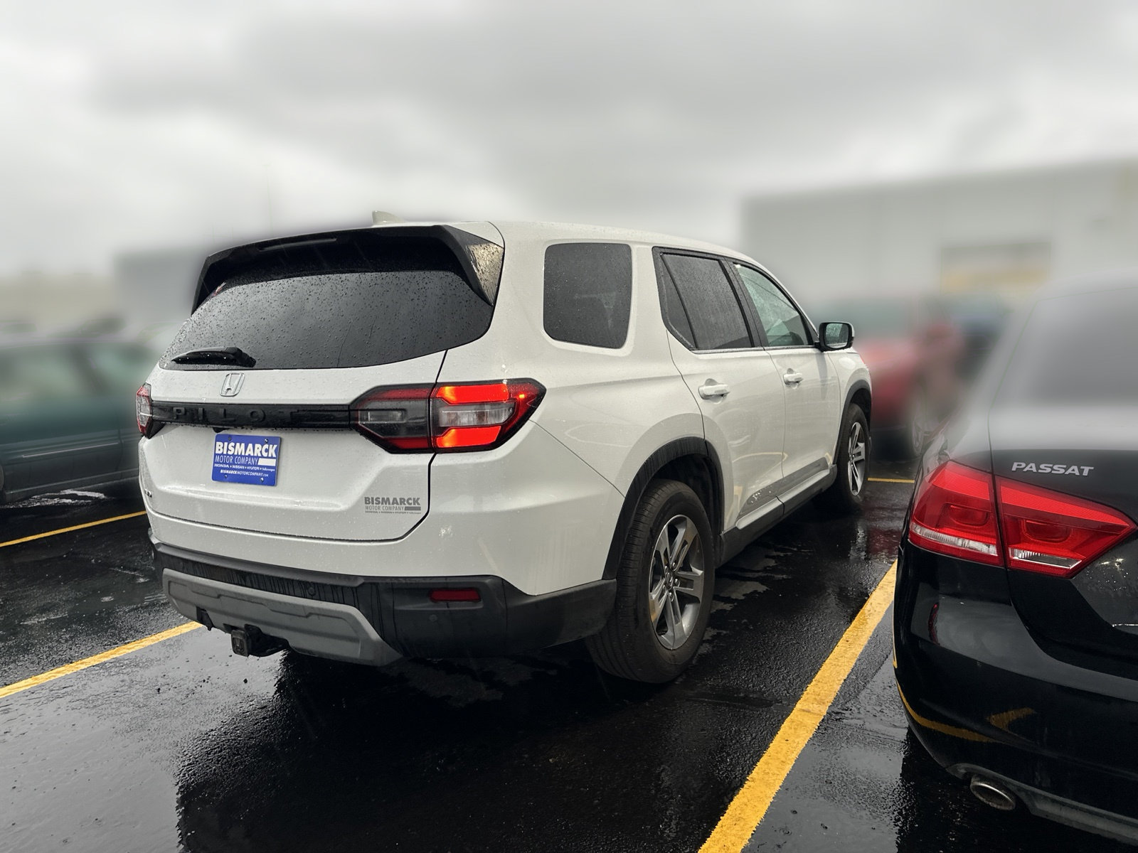 Used 2025 Honda Pilot EX-L image 3