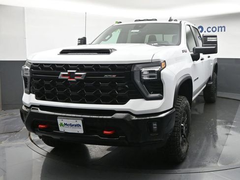 New 2026 Chevrolet Silverado 2500 ZR2 AWD/4WD image 17
