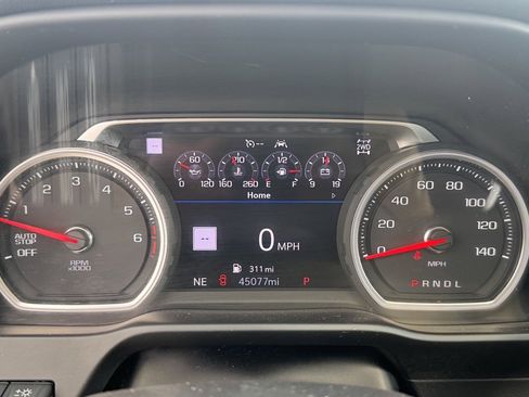 Used 2019 Chevrolet Silverado 1500 High Country w/ Technology Package image 26