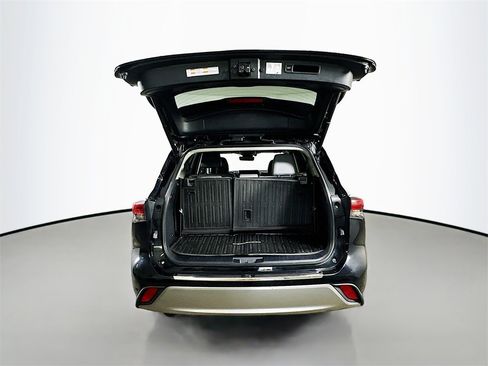 Used 2022 Toyota Highlander Platinum image 36
