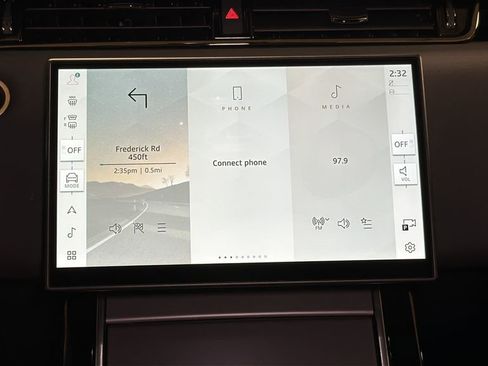 Used 2024 Land Rover Range Rover Evoque Dynamic SE image 19