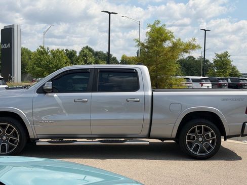 Used 2020 RAM 1500 Laramie AWD/4WD image 3