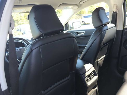 Used 2023 Ford Edge SEL image 18