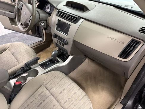 Used 2011 Ford Focus SE w/ 201A Rapid Spec Order Code image 17