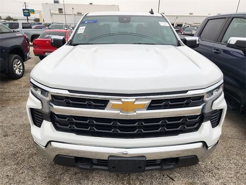 Used 2023 Chevrolet Silverado 1500 LT image 2