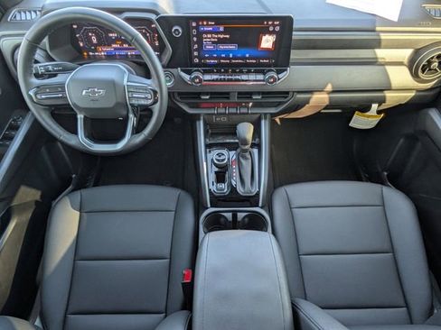Used 2025 Chevrolet Colorado Trail Boss AWD/4WD image 5