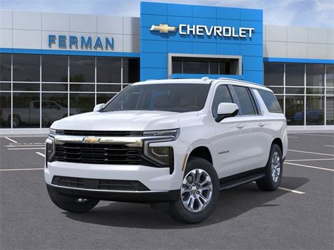 New 2026 Chevrolet Suburban LS image 7
