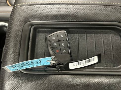 Used 2023 GMC Yukon XL AT4 w/ AT4 Premium Package AWD/4WD image 27