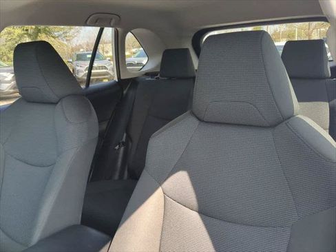 Certified 2022 Toyota RAV4 LE FWD image 8
