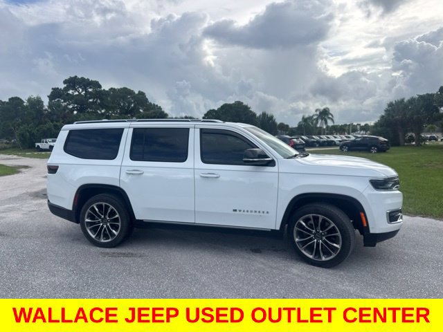 Used 2023 Jeep Wagoneer Series III w/ Premium Group I RWD image 4