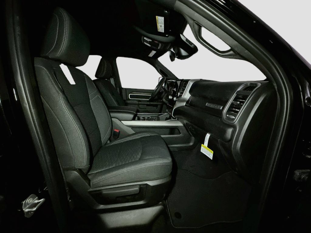 New 2026 RAM 2500 Big Horn AWD/4WD image 32