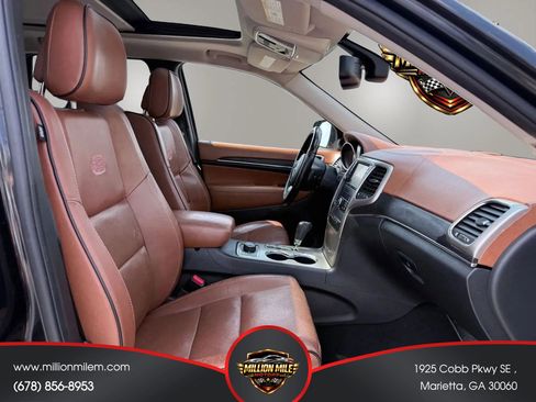 Used 2012 Jeep Grand Cherokee Overland Summit AWD/4WD image 18