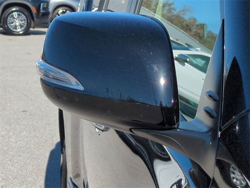 Used 2018 Lexus GX 460 Premium w/ Premium Package image 12